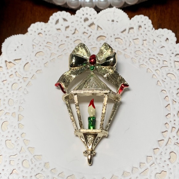 Vintage Holiday Candle Lantern Gold tone Brooch - Picture 5 of 10